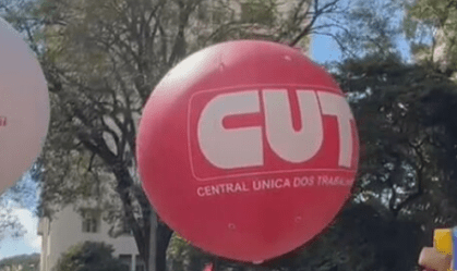 CUT defende fim da escala 6x1 enquanto PT e PSOL tentam unificar propostas