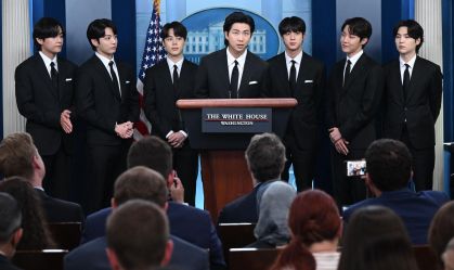 Grupo coreano BTS se encontra com Joe Biden em visita à Casa Branca