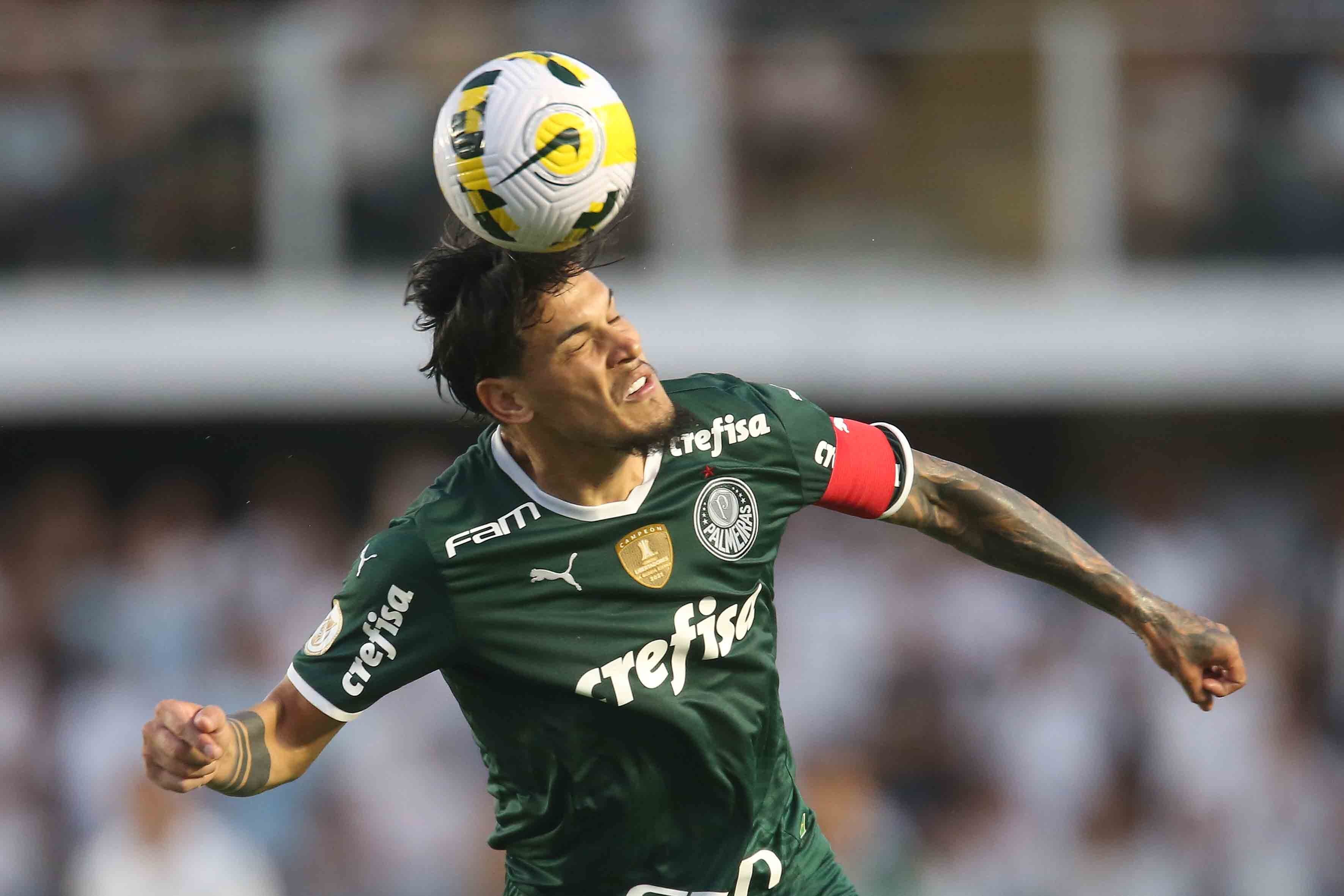 Gustavo Gómez, do Palmeiras, fez o gol da vitória contra o Santos na Vila Belmiro (Foto: Guilherme Dionízio/Código19/Estadão Conteúdo)