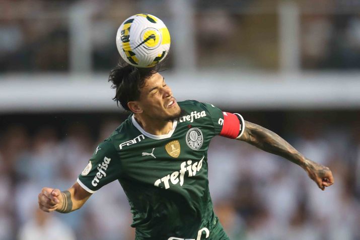 Gustavo Gómez, do Palmeiras, fez o gol da vitória contra o Santos na Vila Belmiro (Foto: Guilherme Dionízio/Código19/Estadão Conteúdo)