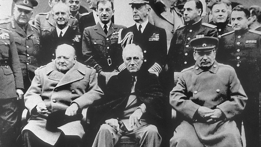 Winston Churchill, Franklin Roosevelt e Josef Stalin na Conferência de Yalta / Reprodução
