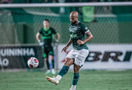 Jogador do Goiás, Fellipe Bastos relata racismo em clássico contra Atlético-GO
