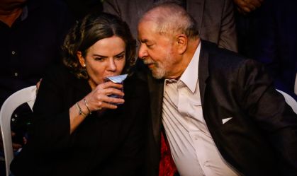 Lula avalia ministério para Gleisi no Planalto