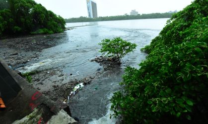 Muro de 30 metros do Aeroporto do Recife desaba em razão das fortes chuvas