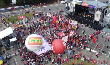 LULA-1 DE MAIO DIA DO TRABALHADOR CUT PROTESTO MANIFESTAÇÃO
