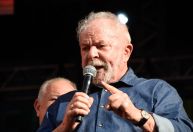 Após polêmica, Lula pede desculpas a policiais