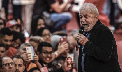Lula critica privatização da Petrobras e troca de ministro de Minas e Energia