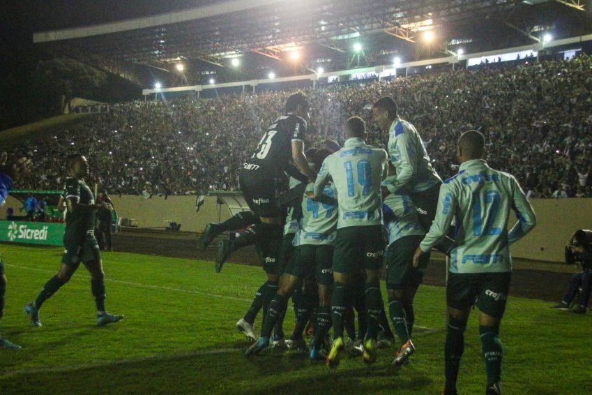 Jogadores do Palmeiras comemoram gol contra a Juazeirense / FILIPE BARBOSA/FUTURA PRESS/FUTURA PRESS/ESTADÃO CONTEÚDO