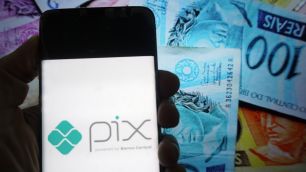 Big techs defendem "Pix para todos" em reunião com Alckmin sobre tarifas