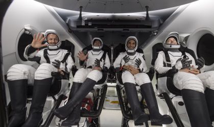 Quatro astronautas retornam à Terra em cápsula da SpaceX após missão de 6 meses