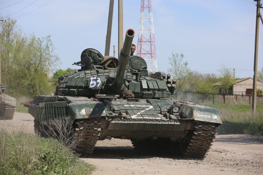 Tanque de guerra operado por forças separativas pró-Rússia na região leste da Ucrânia / Anadolu Agency via Getty Images