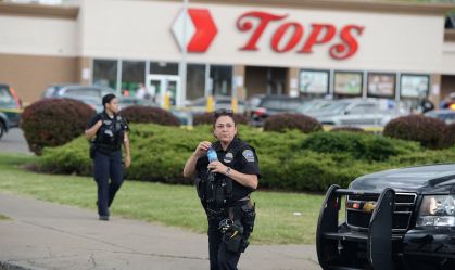 Tiroteio em Buffalo "é um crime de ódio racista", diz comissário de polícia