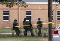 Atirador do Texas disparou contra a própria avó antes de seguir para escola
