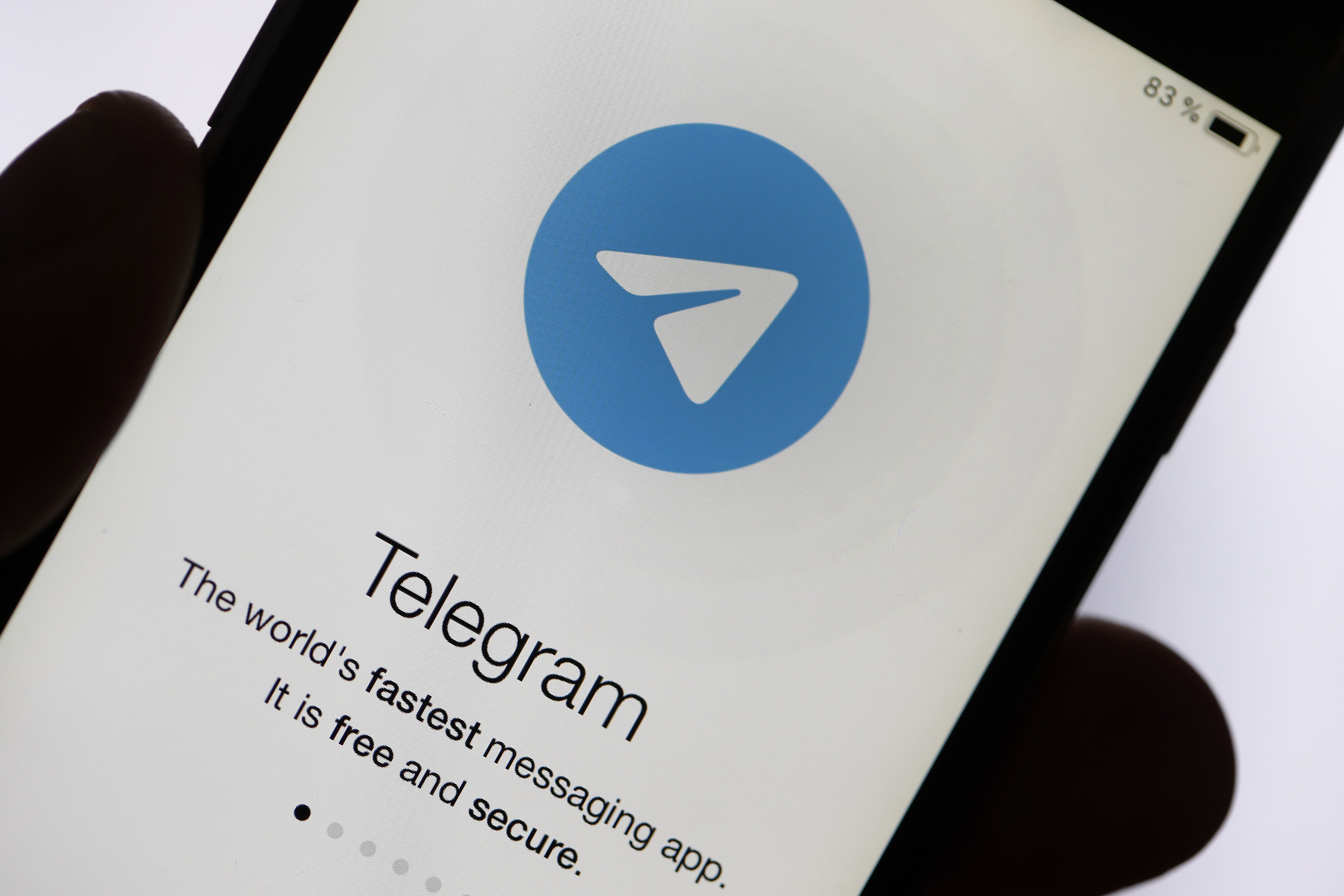 Signal And Telegram Application : Illustration
