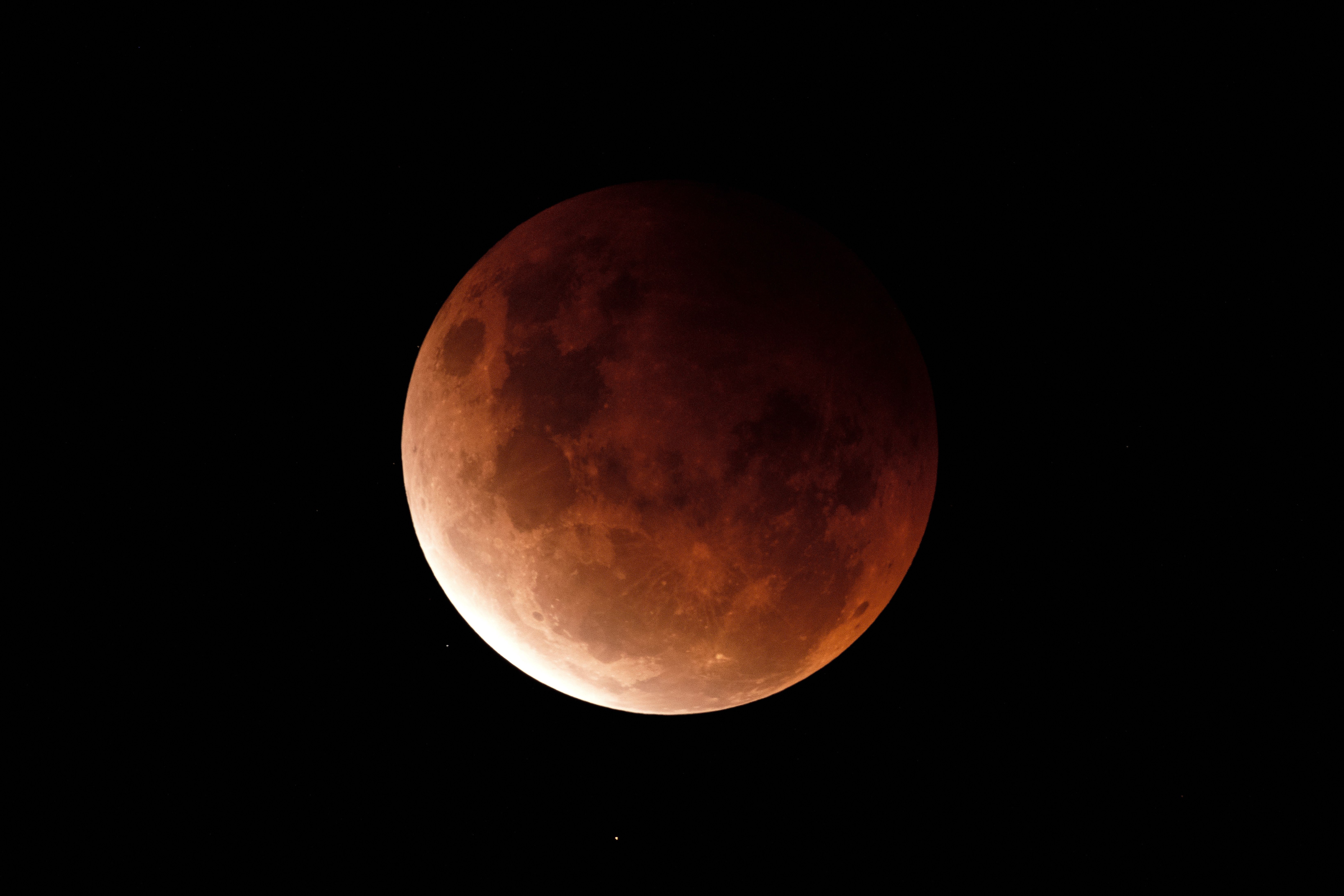 Eclipse lunar total