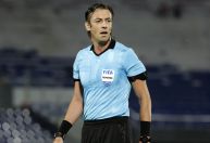 Botafogo pede que Claus não apite clássico contra Flamengo e seja afastado