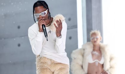 Travis Scott faz primeira grande aparição pública desde tragédia do Astroworld