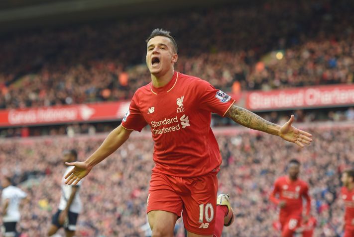 Philippe Coutinho celebra um dos 54 gols marcados com a camisa do Liverpool • Michael Regan/Getty Images