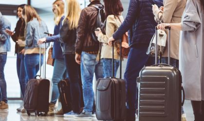 Tecnologia que elimina restrição a líquidos começa a ser implementada em aeroportos