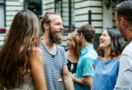 55% dos millennials do Brasil se sentem financeiramente seguros, aponta pesquisa