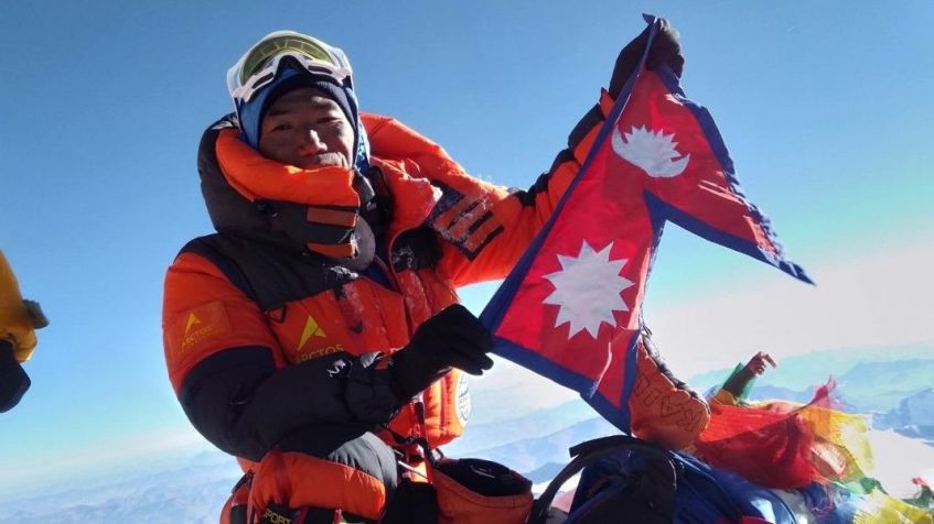 Alpinista do Nepal bate recorde com 27 escaladas ao Monte Everest / Reprodução/Instagram