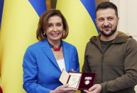 Presidente da Câmara dos EUA se reúne com Zelensky em Kiev