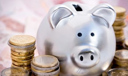 Brasileiros retiraram R$ 30 bi a mais do que depositaram em poupanças neste ano