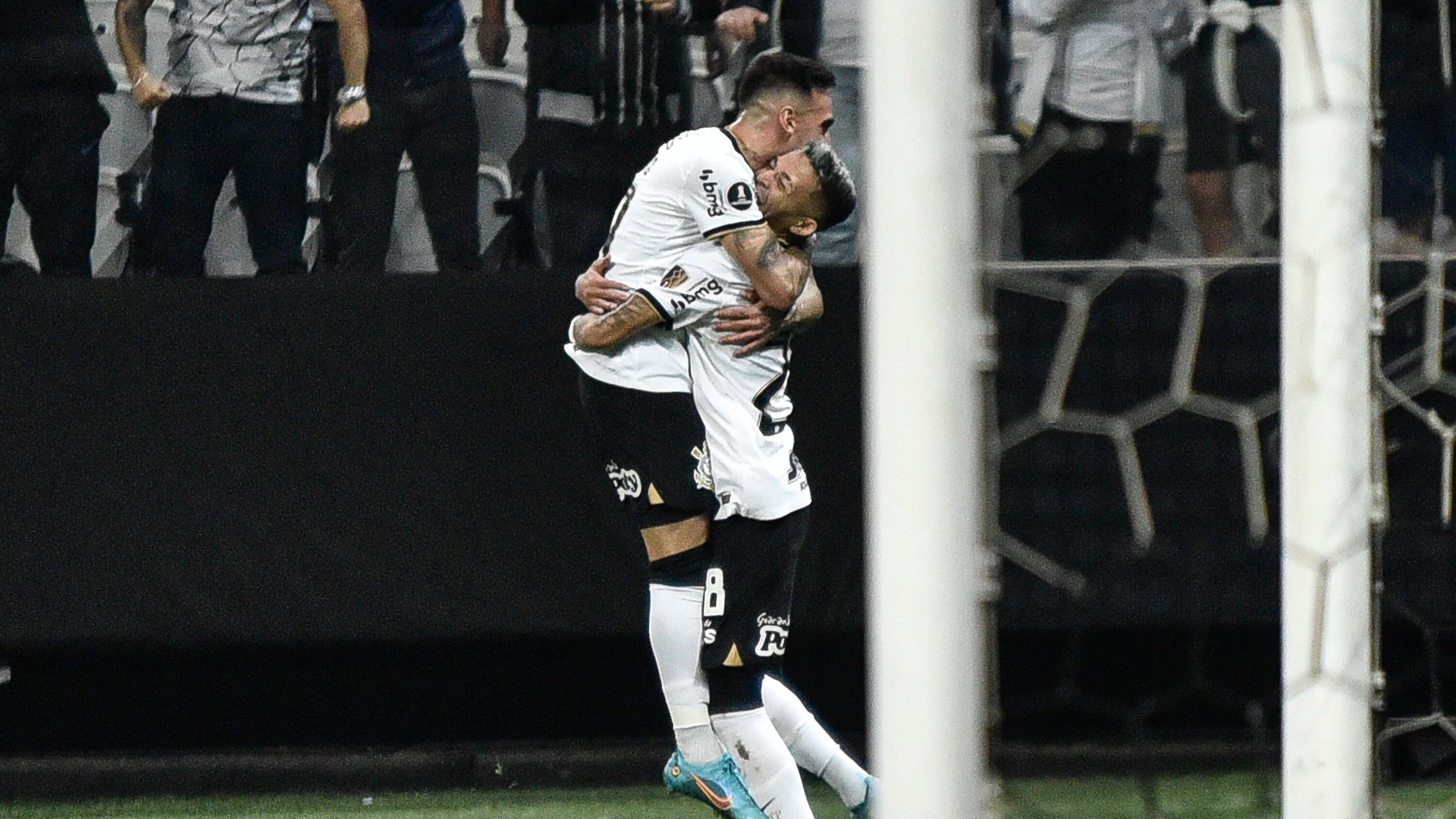 CORINTHIANS X ALWAYS READY-BOL