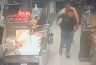 Cliente invade lanchonete no Rio de Janeiro e atira em funcionário
