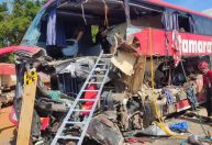 Acidente entre ônibus e carreta deixa ao menos 11 mortos em Mato Grosso