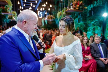 Casamento do ex-presidente Lula com a socióloga Rosângela Silva, conhecida como Janja, ocorreu nesta quarta (18) em São Paulo