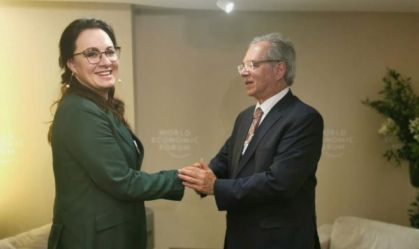 A ministra da Economia da Ucrânia, Yulia Svyrydenko, e o ministro da economia do Brasil, Paulo Guedes, se encontram no Fórum Econômico Mundial, em Davos. 23 de maior de 2022