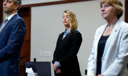 Amber Heard depõe em julgamento por difamação de Johnny Depp