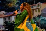 Mercury deve receber multa por pedir voto em show com verba pública, diz advogado