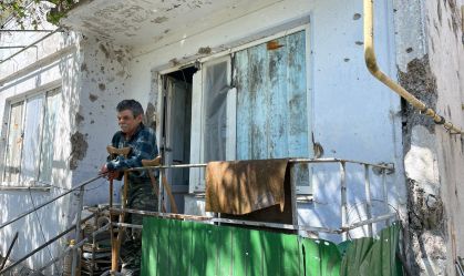 Ucranianos que permanecem em áreas destruídas falam sobre a nova realidade