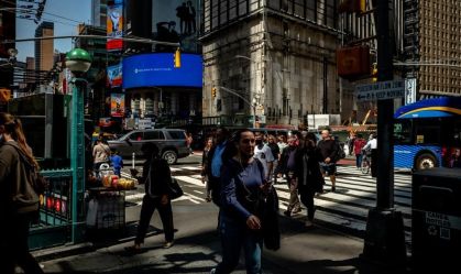 Microsoft, Google e Amazon: veja as empresas que mais contratam brasileiros nos EUA