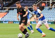 Atacante Jake Daniels, do time inglês Blackpool, anuncia que é gay