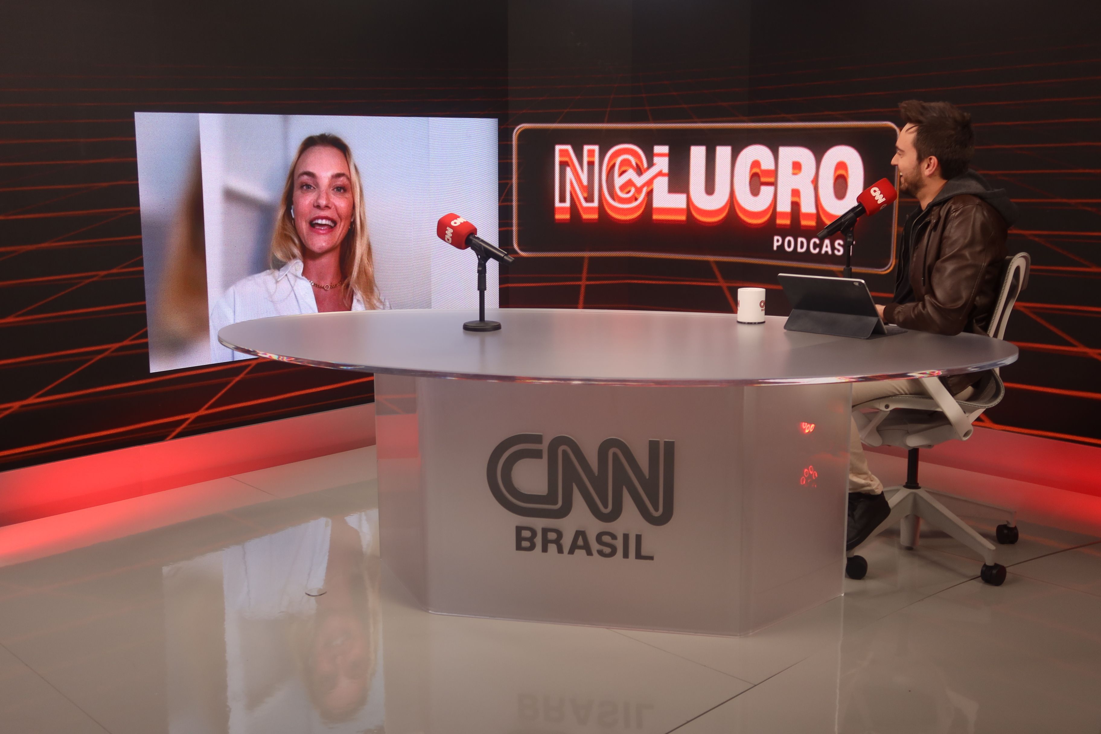 A modelo Carol Trentini é a oitava convidada do podast No Lucro CNN