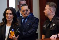 Juíza pede que jurados evitem ler notícias e discutir caso de Depp X Heard
