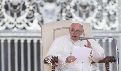 “Meu coração está partido”, diz papa Francisco sobre ataque em escola dos EUA