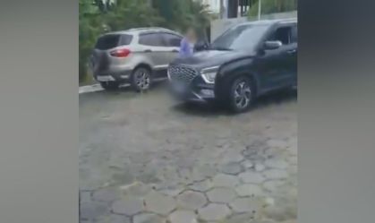 Defensora pública aposentada suspeita de cometer injúria racial falta a novo depoimento
