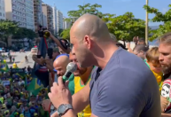 Em ato em Niterói, Daniel Silveira diz que prisão foi “inconstitucional”