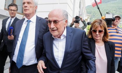 Joseph Blatter alega estar doente demais para depor em julgamento na Suíça