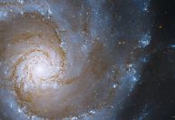Telescópio Hubble captura imagem do coração de grande galáxia espiral