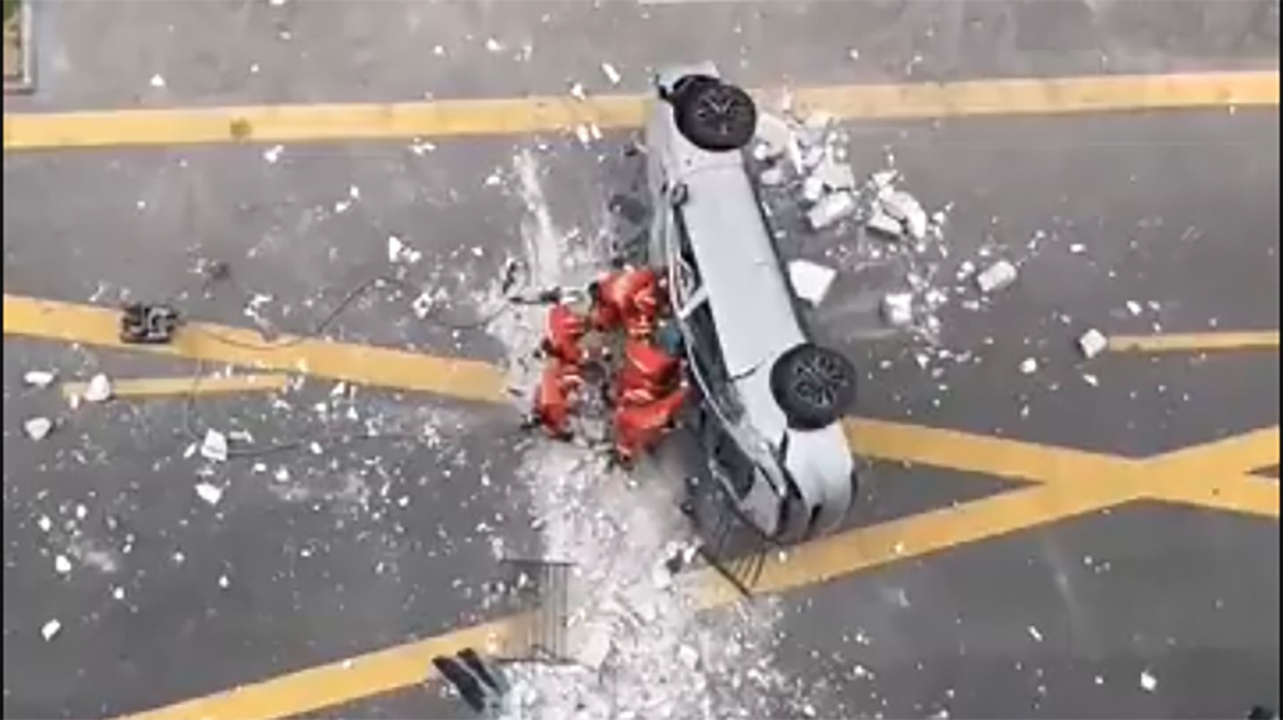 220624035918-01-nio-car-crash-shanghai-two-killed