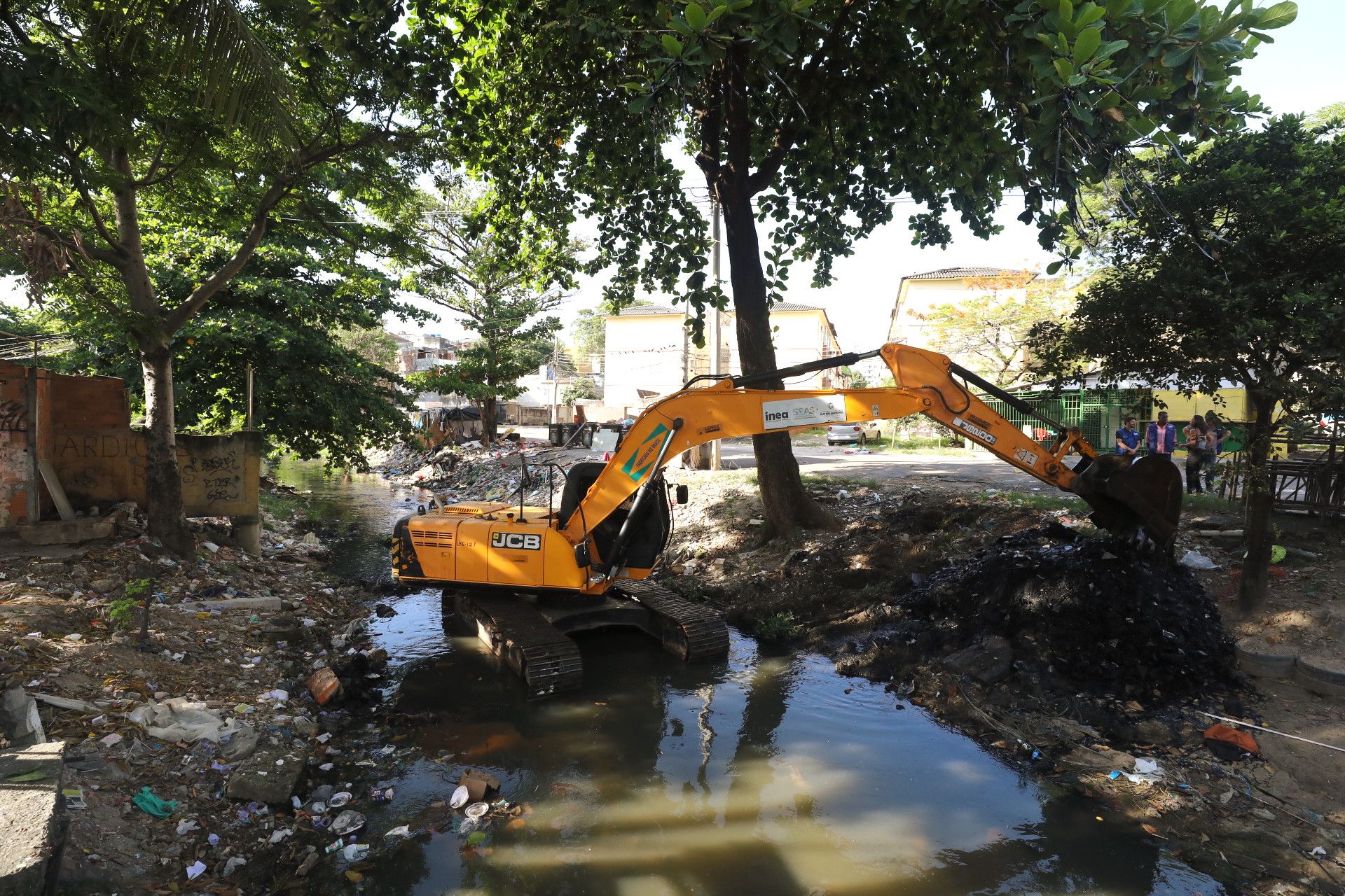 Obras de macrodrenagem no Rio Salgado no Jacarezinho