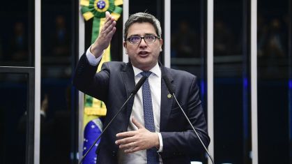 Senador Carlos Portinho (PL-RJ) é o novo líder do governo