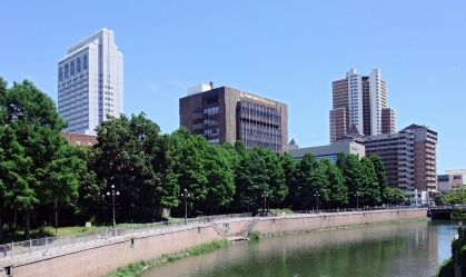 Homem perde pen drive com dados de moradores de cidade inteira após sair para beber