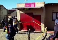 Autoridades da África do Sul investigam mortes de 21 jovens em bar