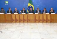 Governo propõe zerar ICMS de combustíveis e ressarcir estados
